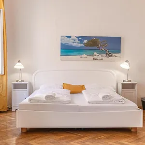 Peerles 2br Apt. Perfectly Situated&well Connected Wiedeń